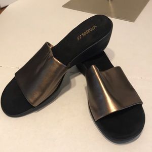 Aerosoles Woman’s  Shoes size 8 1/2 Slip On